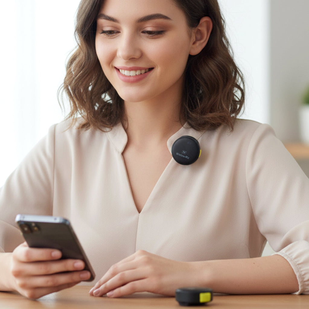 Portable wireless microphone system connected to a smartphone