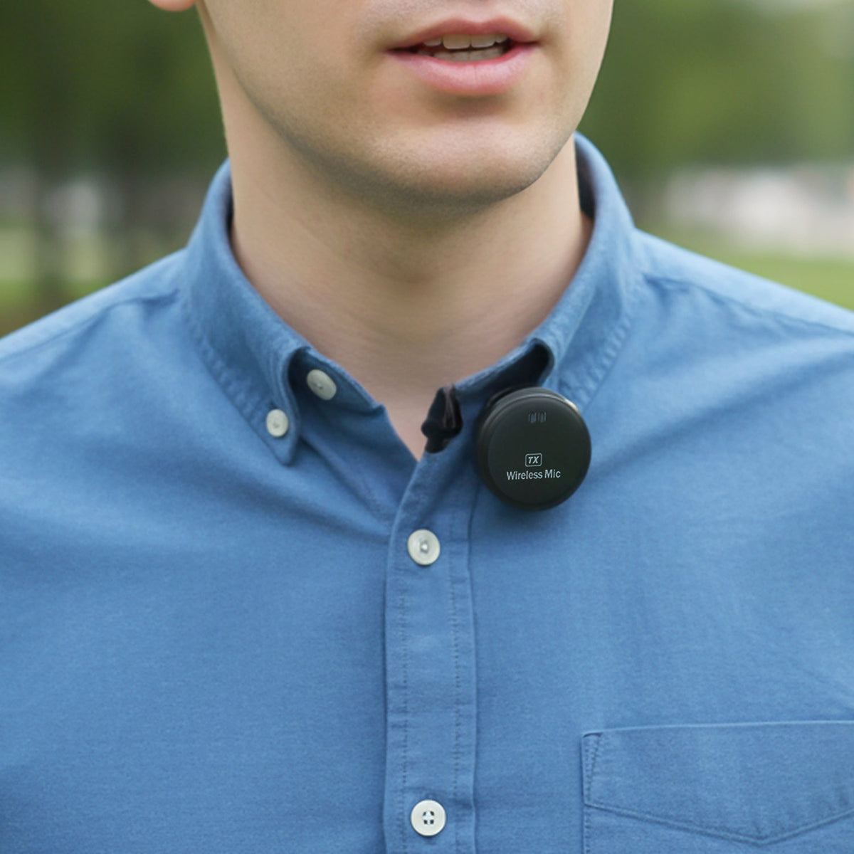 Complete wireless lavalier microphone kit for vlogging and streaming